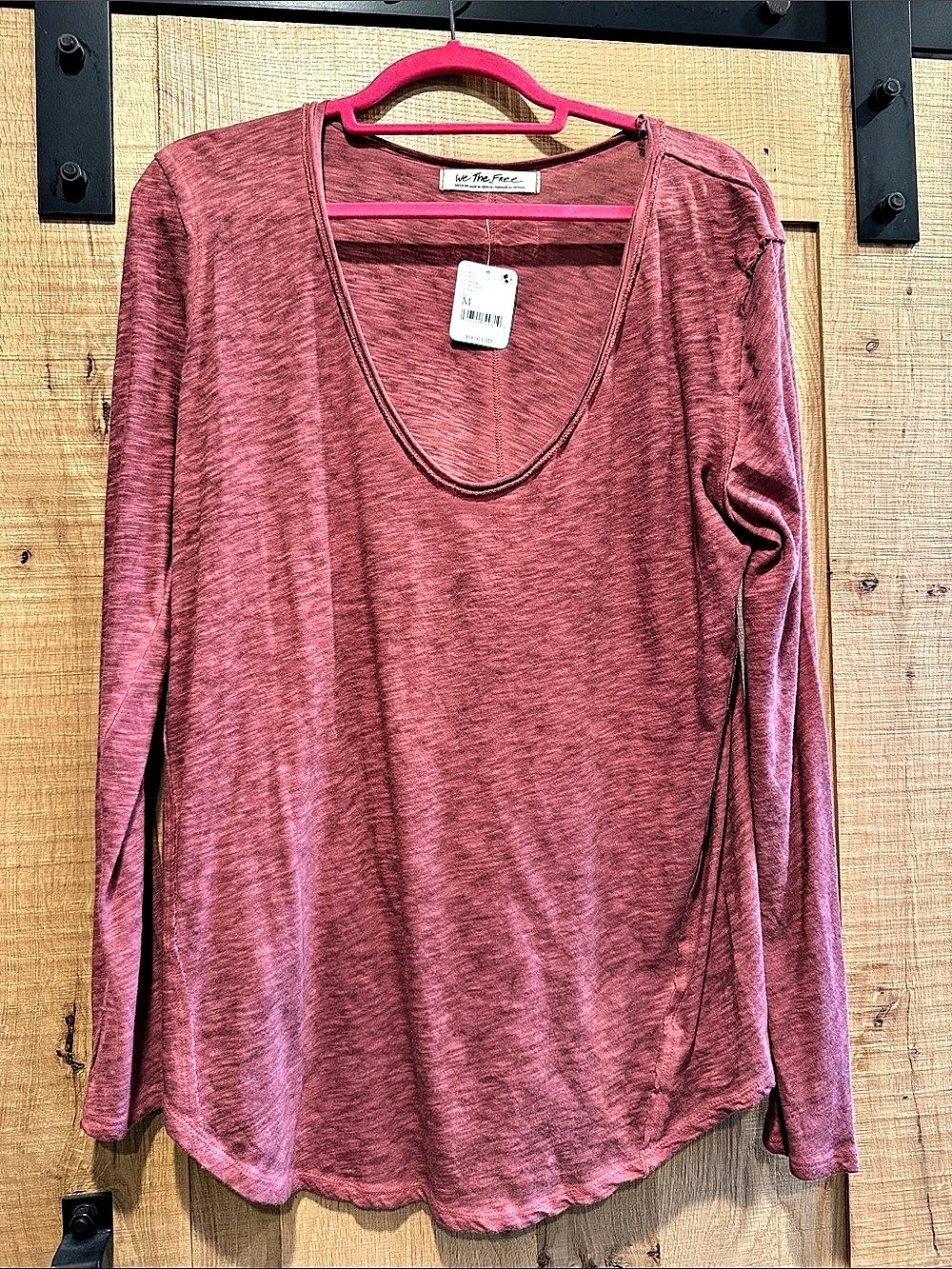 We The Free Long Sleeve V-Neck Top in Pink Size Medium NWT